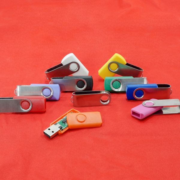Carcaca-Pen-Drive-Giratorio-Escovado-8599d1-1539116868