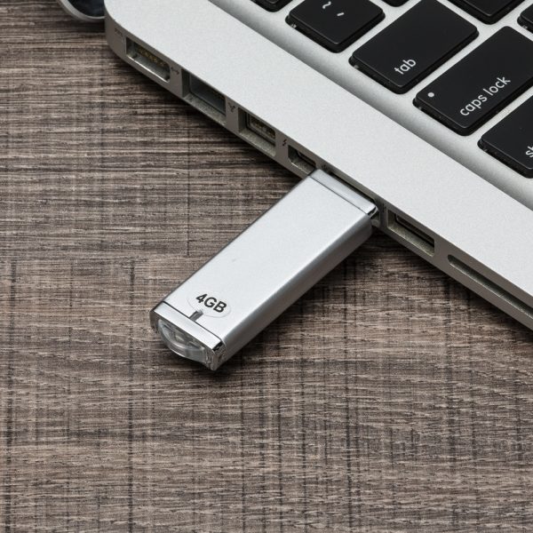 Pen-Drive-Super-Talent-4GB-PRATA-4164d1-1480681633